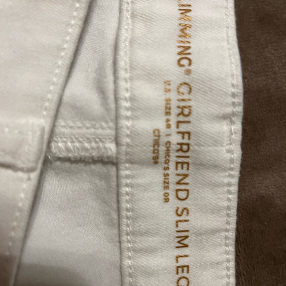 Chico’s Slimming Girlfriend Slim Leg Crop Jeans
Size 4 - Picture 4 of 4